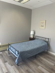 107-33-bedroom